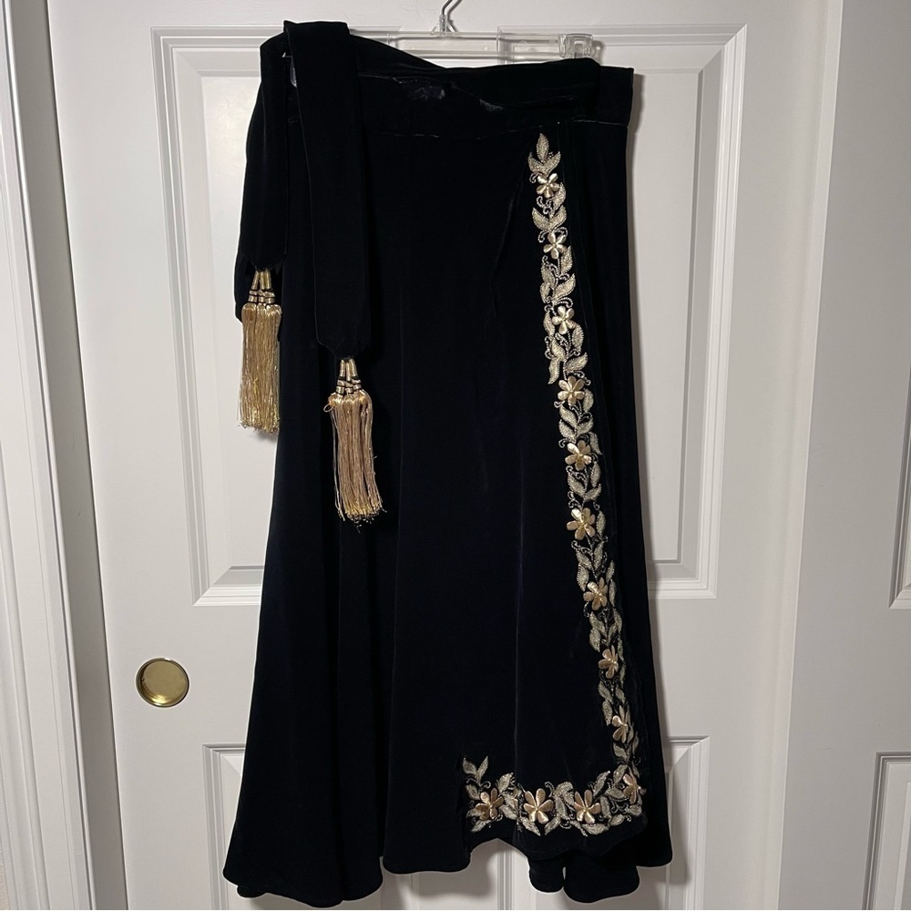 Black Velvet Wrap Skirt Gold Floral Embroidery Handmade in India S\M - Picture 2 of 13